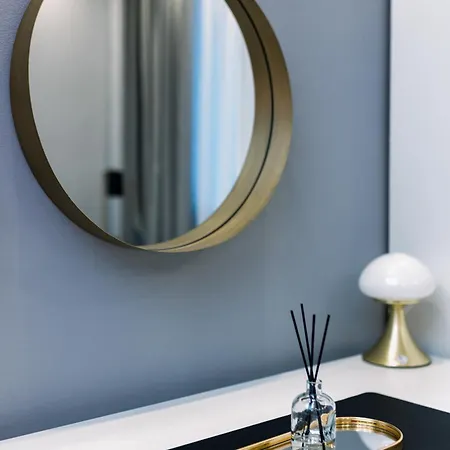 Apartment Luxury Downtown Apartment F1