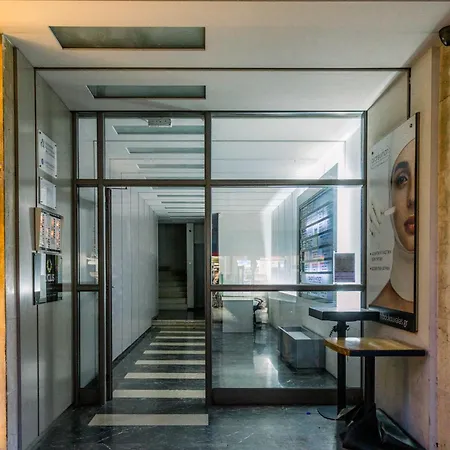 Apartment Luxury Downtown Apartment F1 *