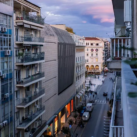 Apartment Luxury Downtown Apartment F1 *