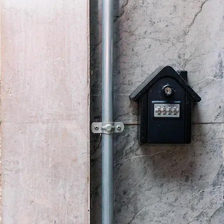 Luxury Downtown F1 سالونيك