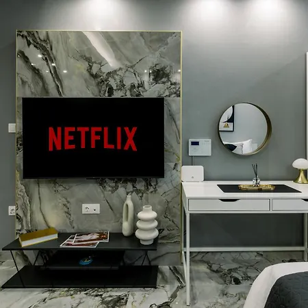 Apartmán Luxury Downtown Apartment F1 *